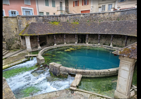 底なしの泉 Fosse Dionne（フランス）と円形分水の謎