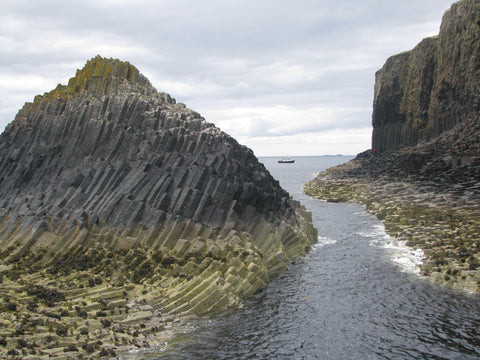 【柱状節理】The Isle of Staffa （スコットランド）